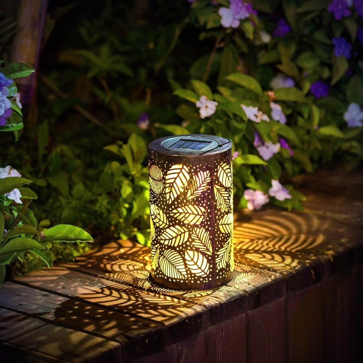 Solar Outdoor Lantern with Leaf Design – Eco-Friendly Solar Lanterns for Garden and Patio Decor 1
