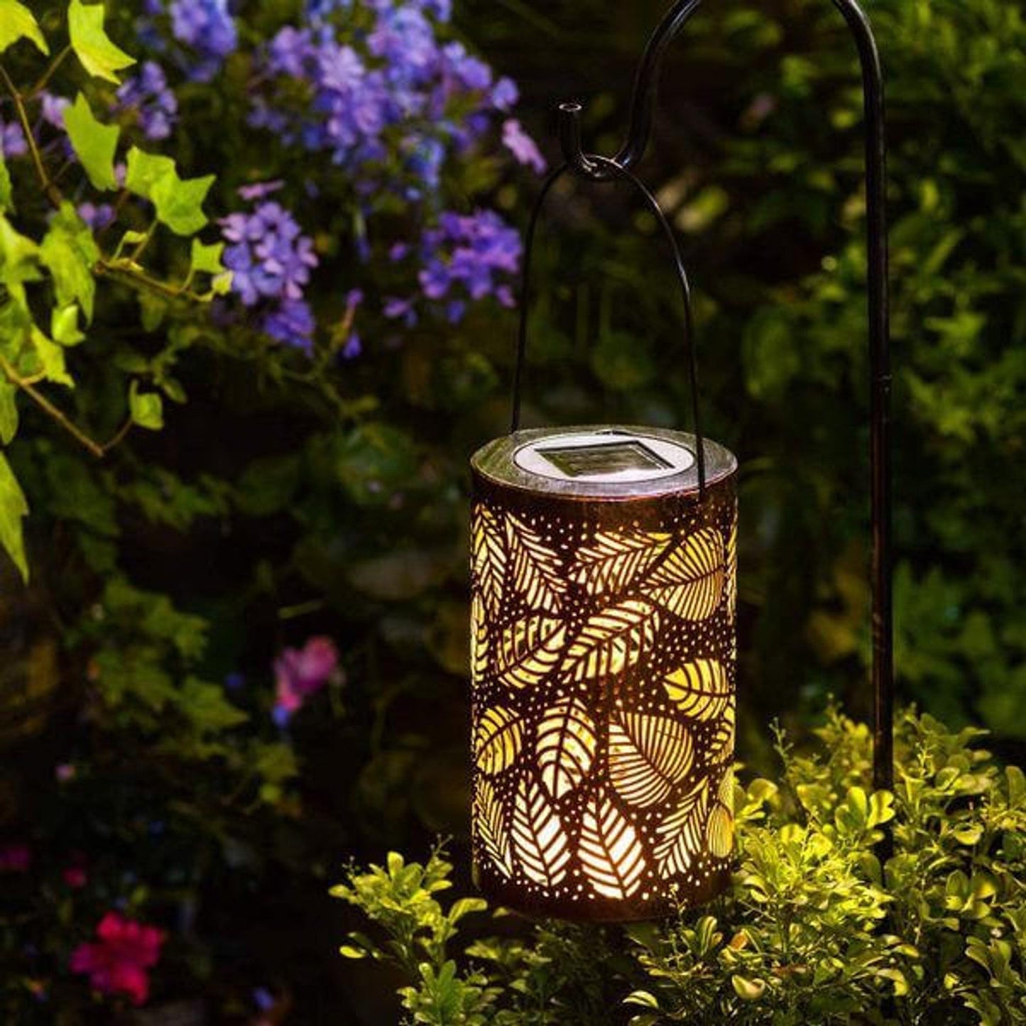 Solar Outdoor Lantern with Leaf Design – Eco-Friendly Solar Lanterns for Garden and Patio Decor 2